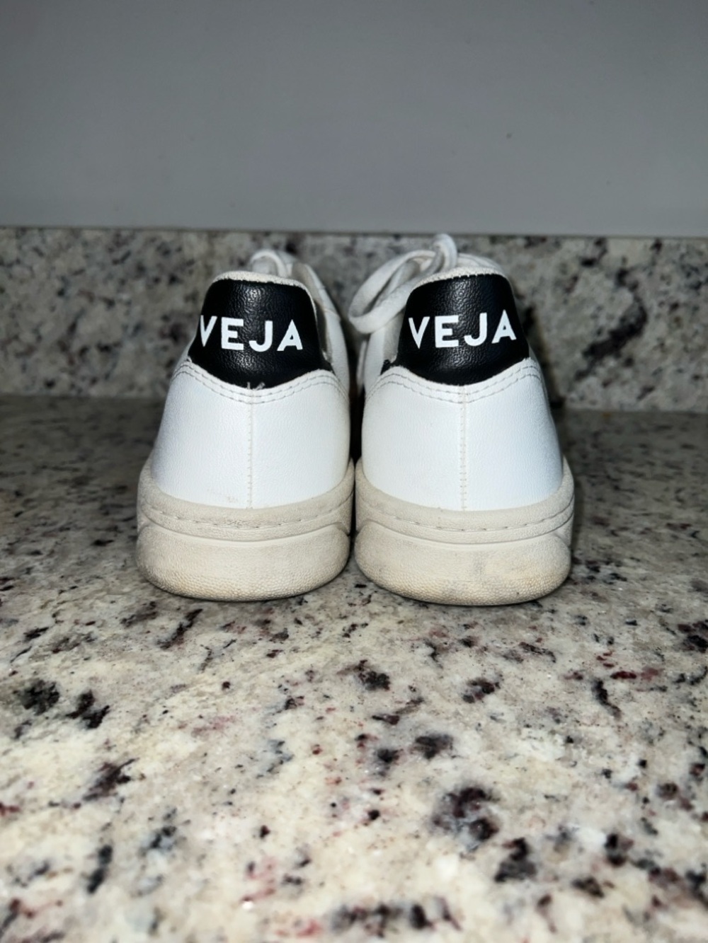 VEJA V-10 Bastille CWL Sneakers - White, Petal & Black 8 - Picture 4 of 9
